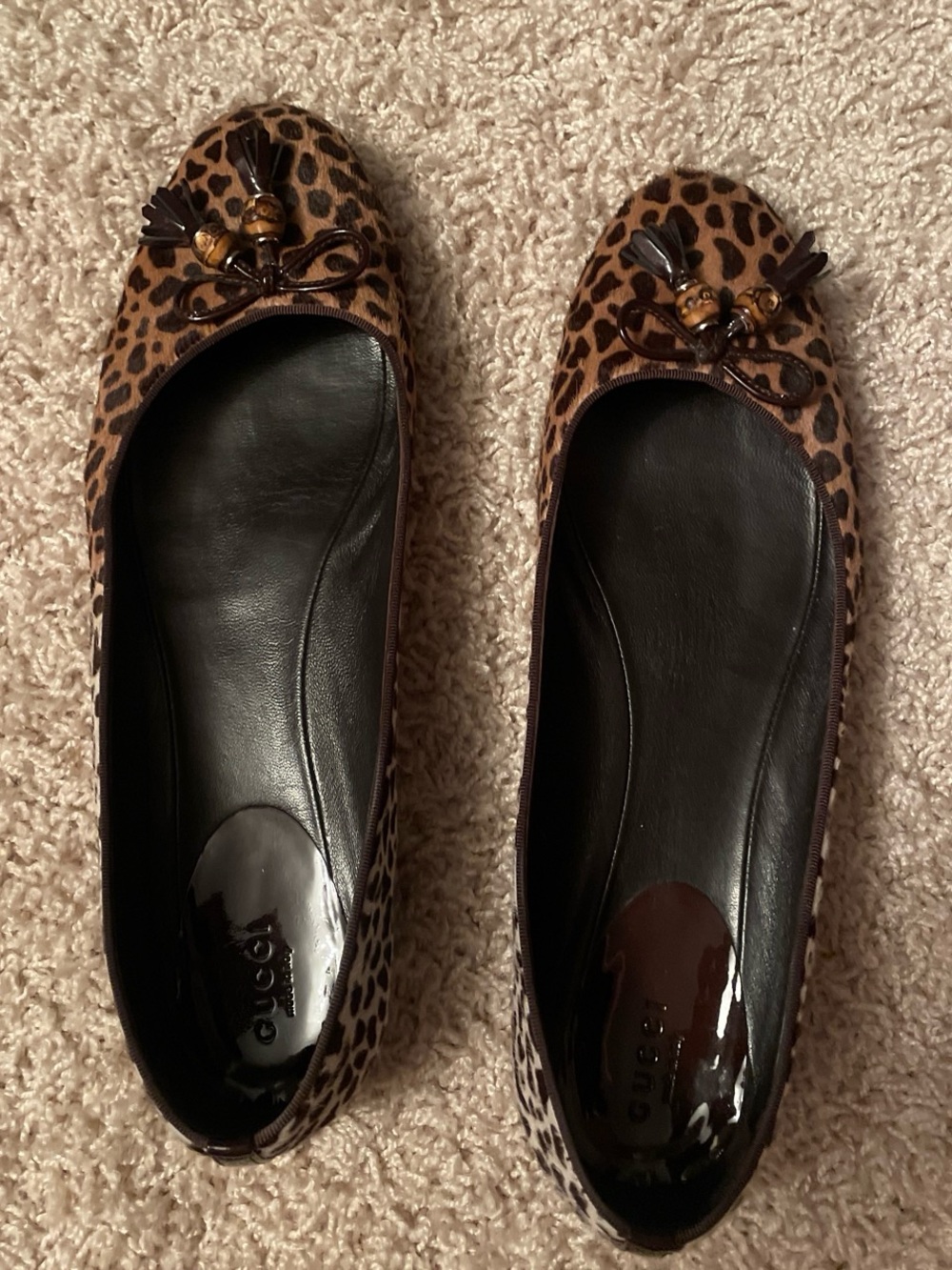 Gucci Leopard-Print Ballet Flats with Bow and Tassel Detail - Brown/Black